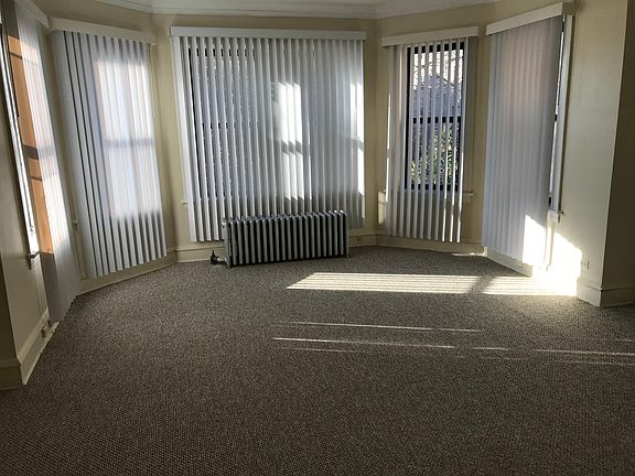 2nd image of 6423 N Francisco Ave APT 2