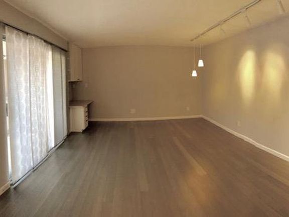 3rd image of 5625 Sumner Way Unit 302