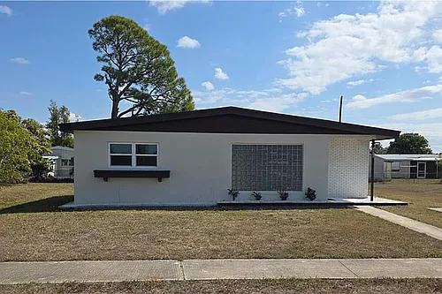 2456 Picnic St Photo 1