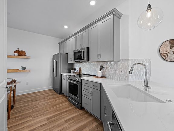 Model Representation Spacious kitchen