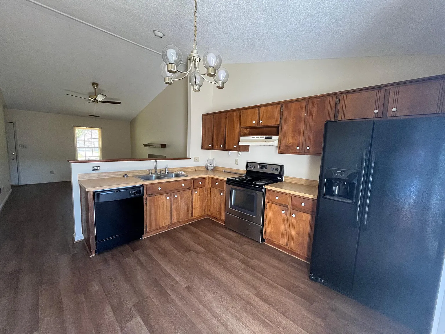 2 bed, 837 sqft, $850 — Photo 4