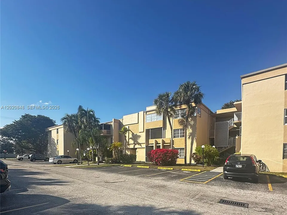 9175 SW 77th Ave #306