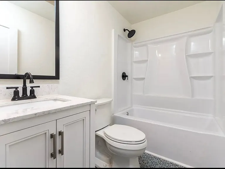 722 NE 4th Ave — Photo 12
