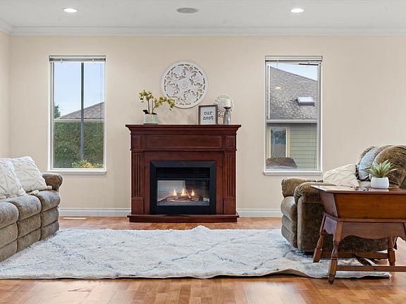 3rd image of 46000 Thomas Rd #166