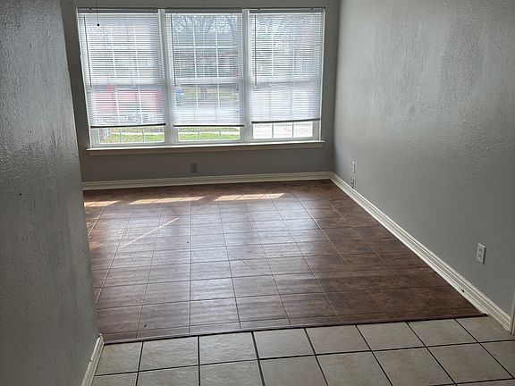 4th image of 1317 Lakeside Dr