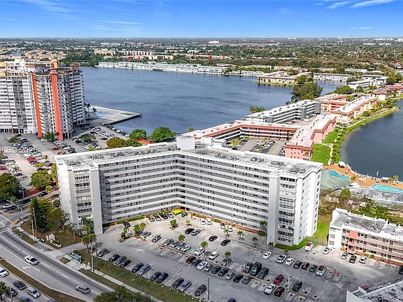 2nd image of 1401 NE Miami Gardens Dr APT 286