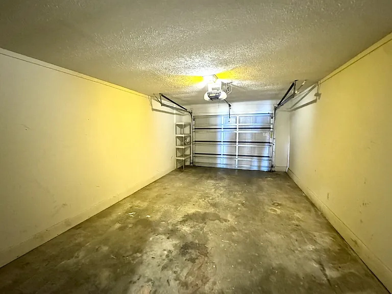 300 Cherry St #4 — Photo 17