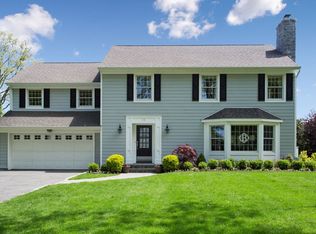 12 Sunset Ln, Garden City, NY 11530
