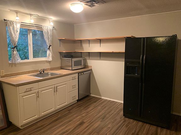3rd image of 14237 NE 82nd Ct