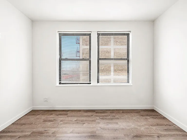 5726 N. Winthrop — Photo 14
