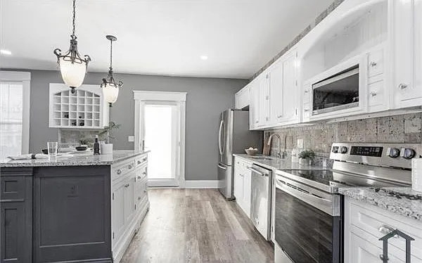5 bed, 1762 sqft, $2,995 — Photo 4