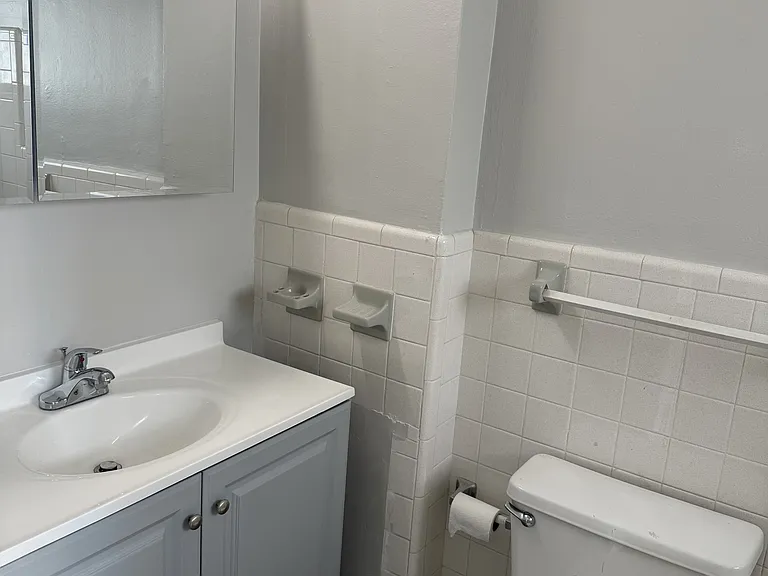 749 NE 13th Ct — Photo 4
