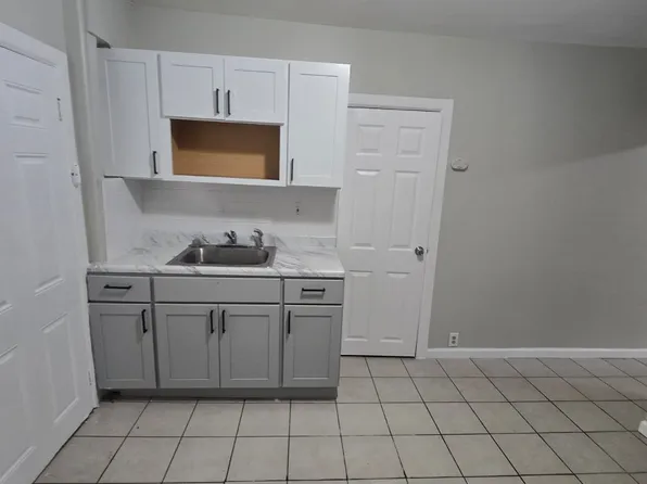 827 E 19th St #2L, Paterson, NJ 07501
