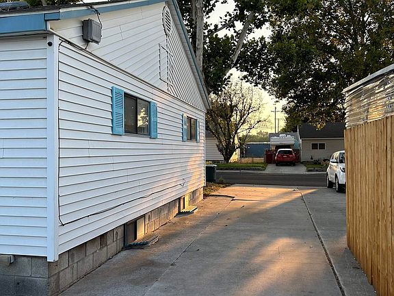 4th image of 1324 Tunis Ave