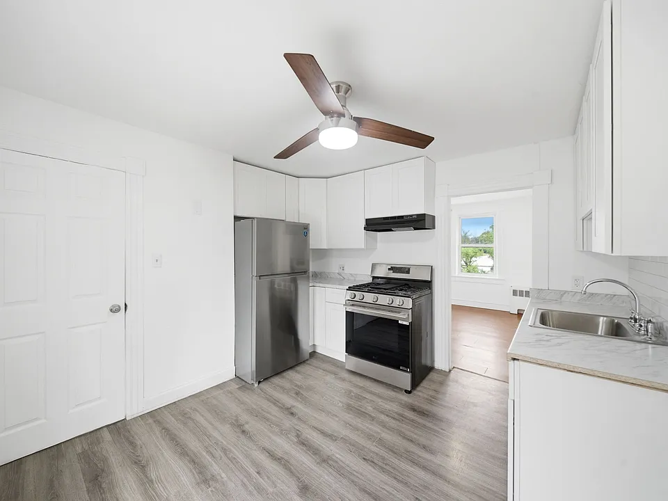 63 Lincoln Ave #2
