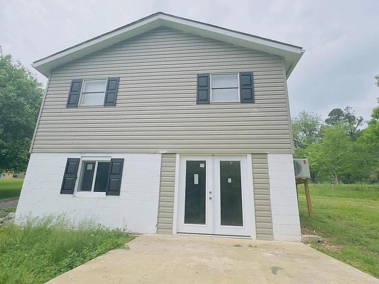 134 Hilltop St — Photo 4