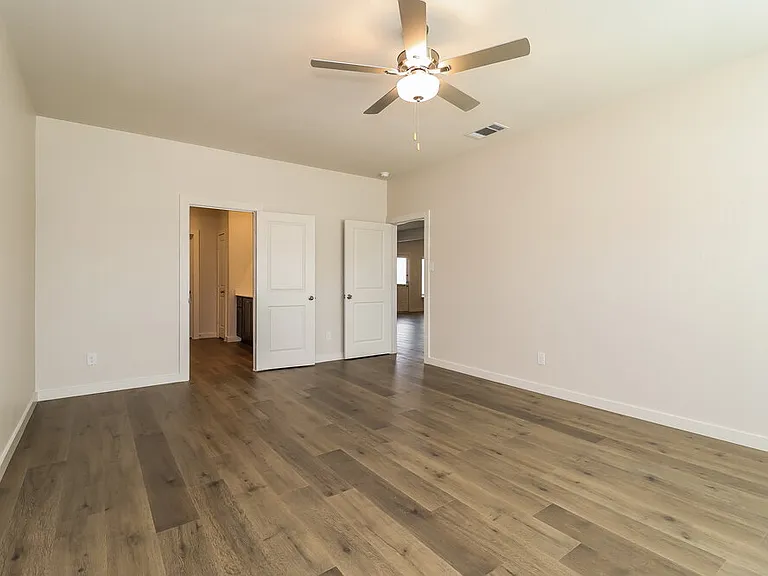 1513 Woodwinds Dr — Photo 12