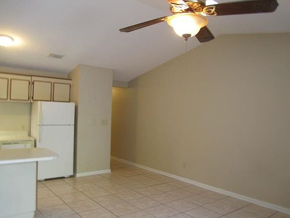 4th image of 1833 Sylvan Ct #A
