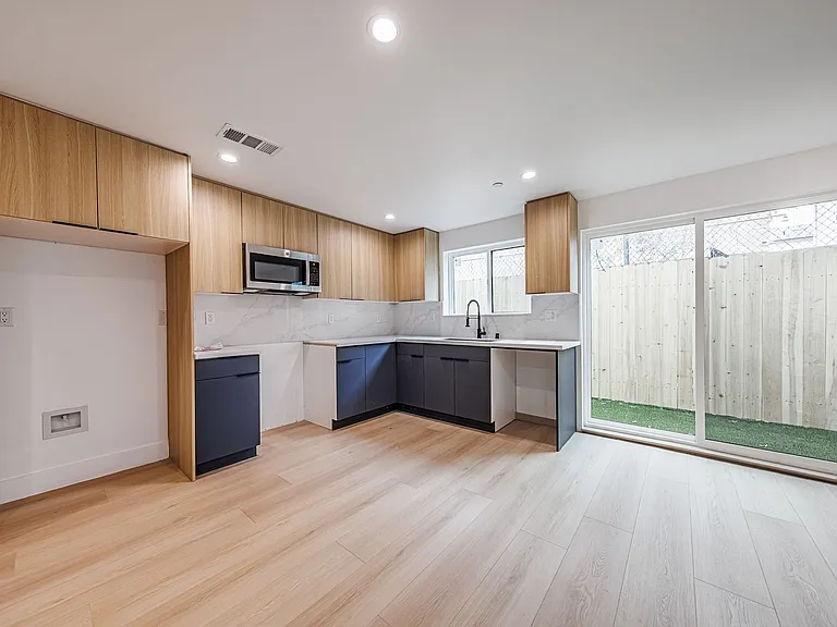 2026 Luxury 3, 4 & 5 Bed Townhomes — Photo 37