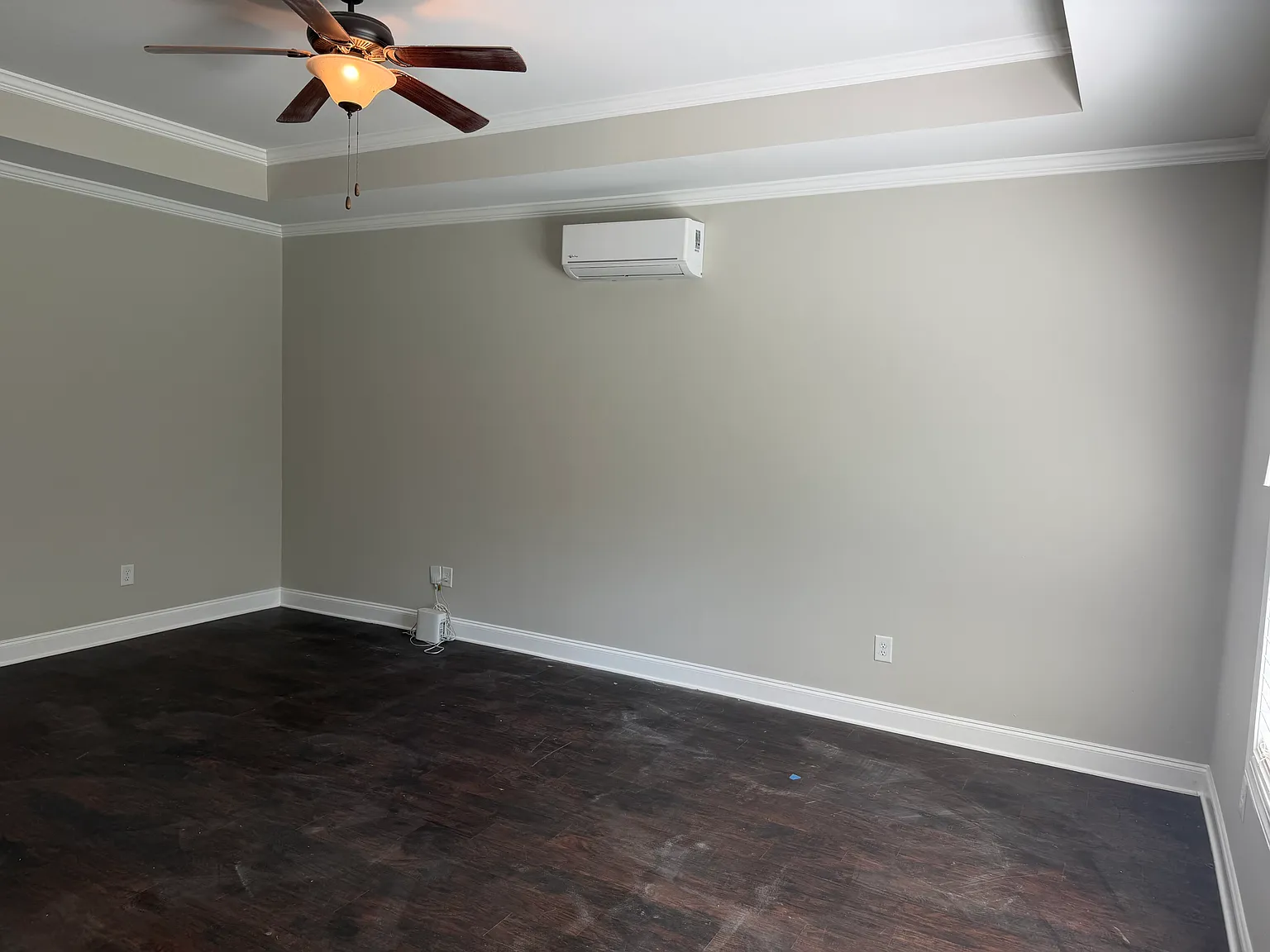 4 bed, 1968 sqft, $3,000 — Photo 2