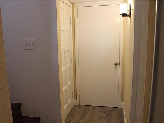 4th image of 513 Valley Park Dr