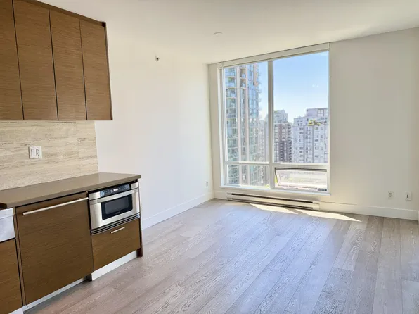 535 Smithe St #2006, Vancouver, BC V6B 0H2