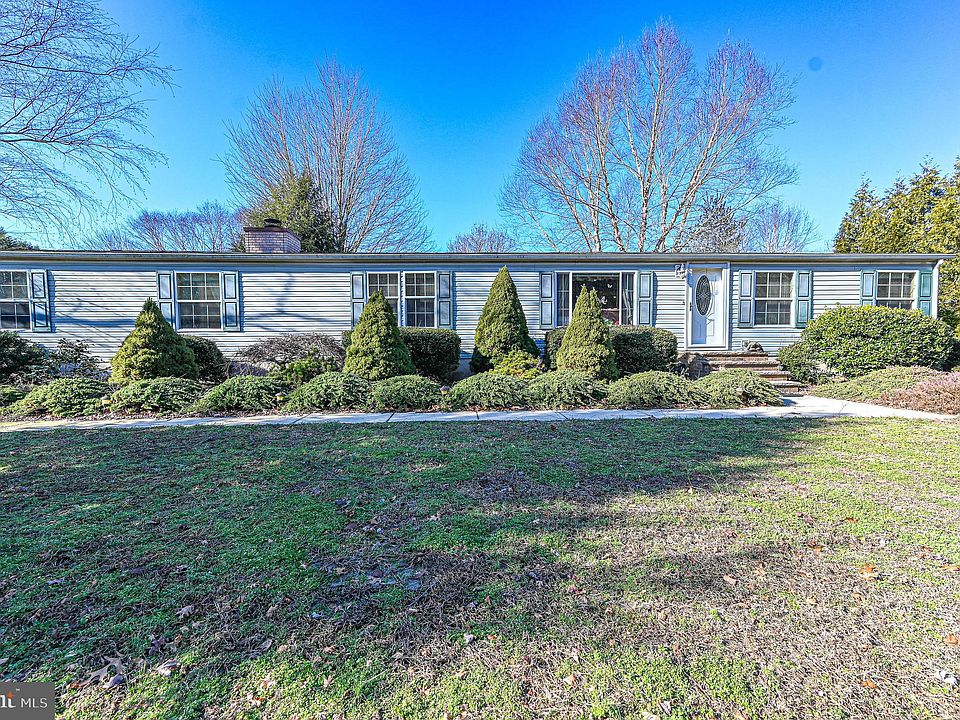 1st image of 32046 Curley Dr