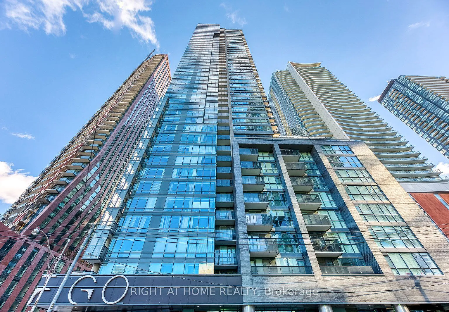 295 Adelaide St W — Photo 1