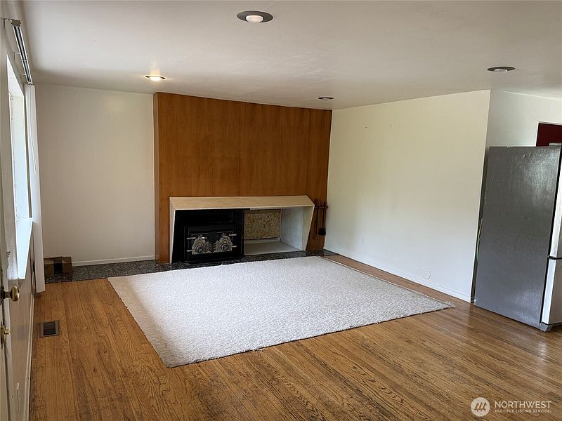 5th image of 15109 SE Newport Way