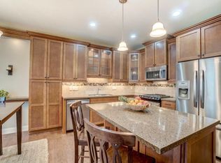 3165 Countryside Ave UNIT E, Woodbury, MN 55129