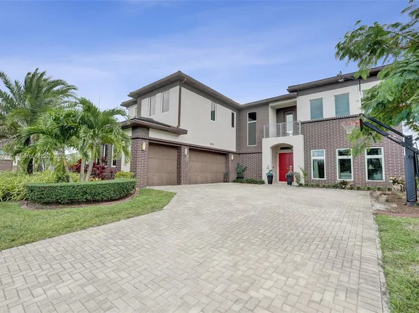 6804 N Stillwater Shores Dr, Davie, FL 33314