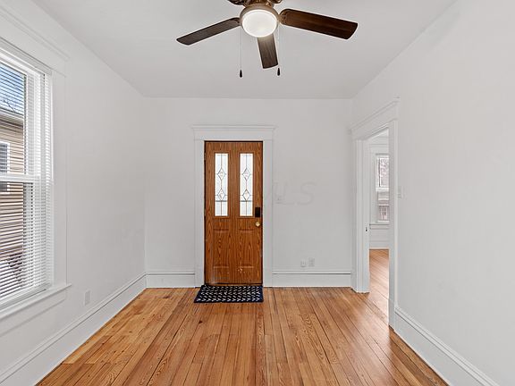3rd image of 219 S Mulberry St