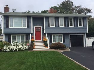 159 Bellevue Rd, Oakdale, NY 11769