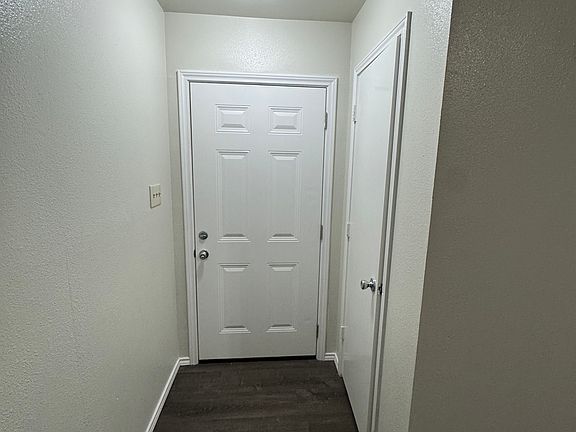 3rd image of 210 Etta Ave