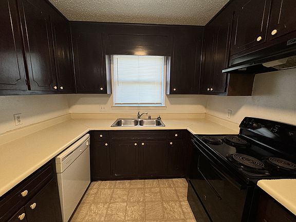 5th image of 6202 Friar Tuck Dr NW APT B
