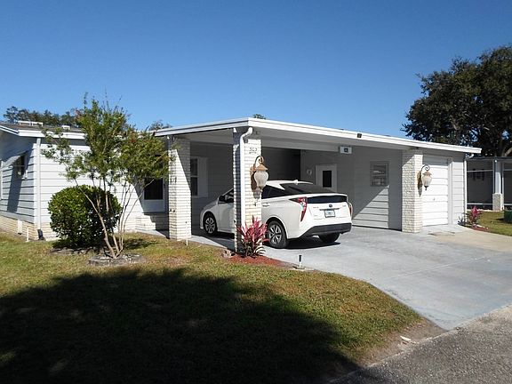 3rd image of 262 Country Club Dr