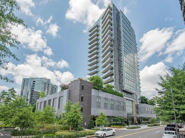 7887 Jones Branch Dr Unit 1004, McLean, VA 22102