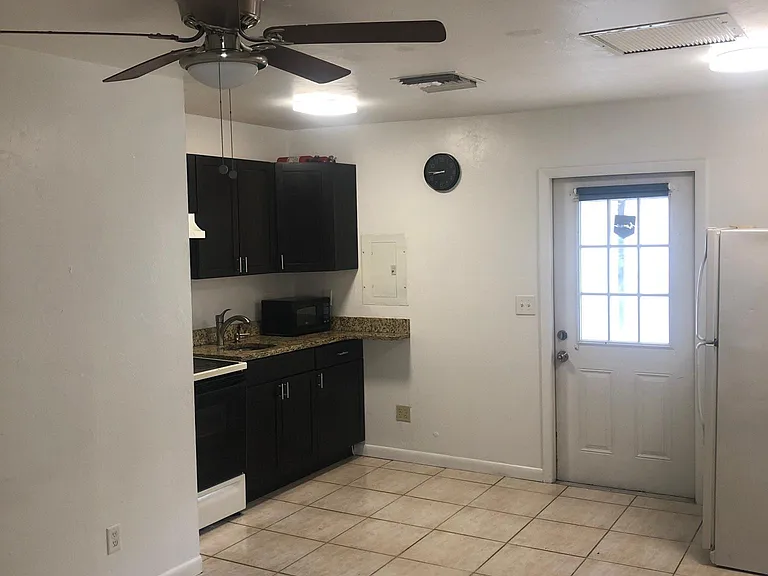 1290 Highlands Dr #2 — Photo 4