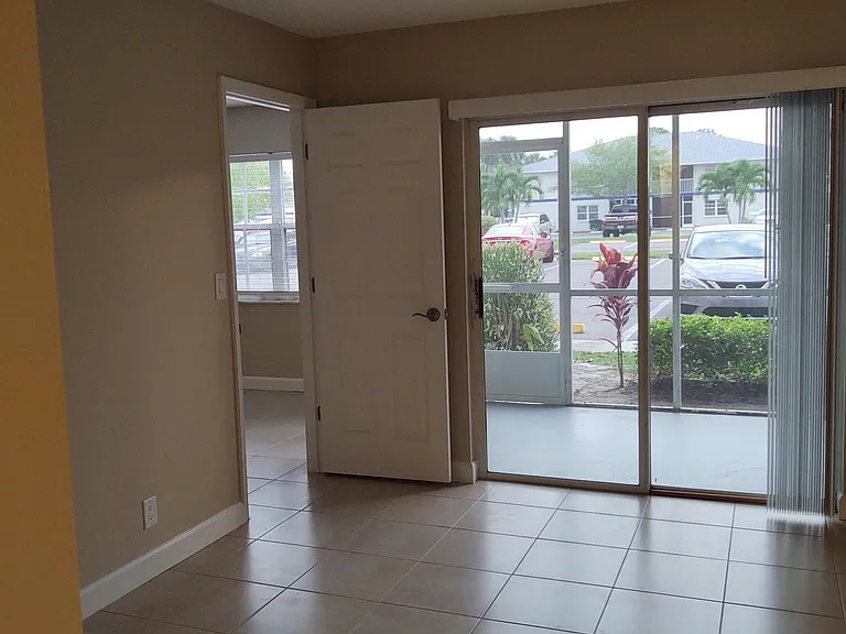 1524 SE Royal Green Cir #Q102 — Photo 11