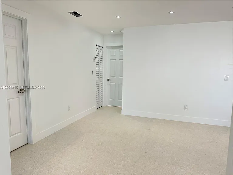 11430 SW 5th Ter — Photo 4
