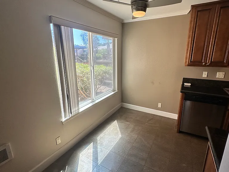 8581 Villa La Jolla Dr #M — Photo 18