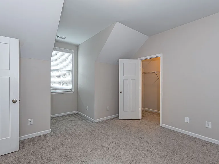 2033 Cherokee Dr — Photo 21