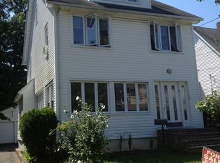 14 Hawthorne St, West Hempstead, NY 11552