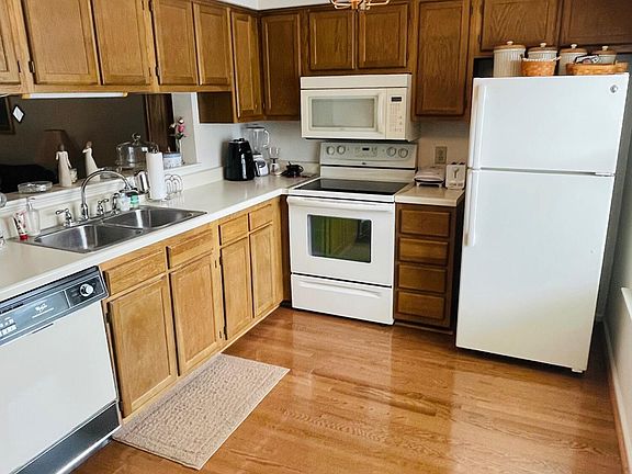 5th image of 7170 Wild Cherry Ct