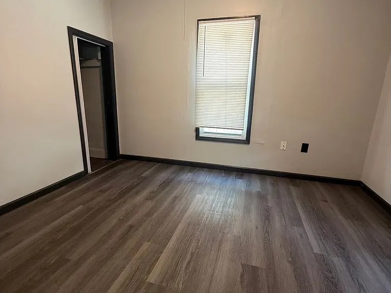 1816 Central Ave — Photo 2