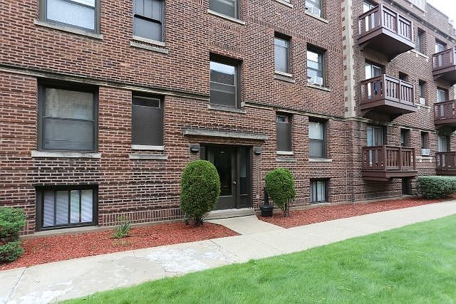 1st image of 3026 N Halsted St Unit D-5