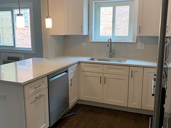 3rd image of 6867 N Overhill Ave APT 2D