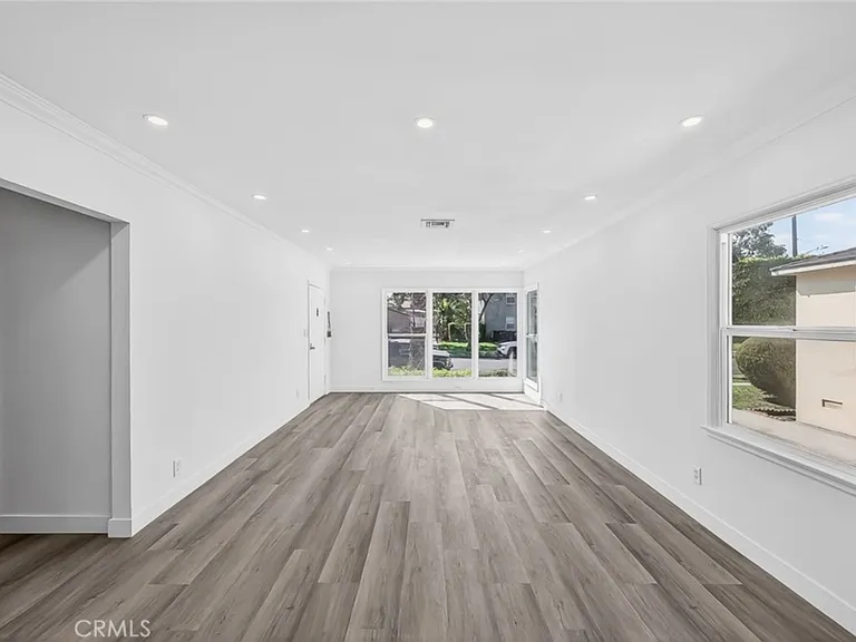 637 W Fernfield Dr — Photo 4