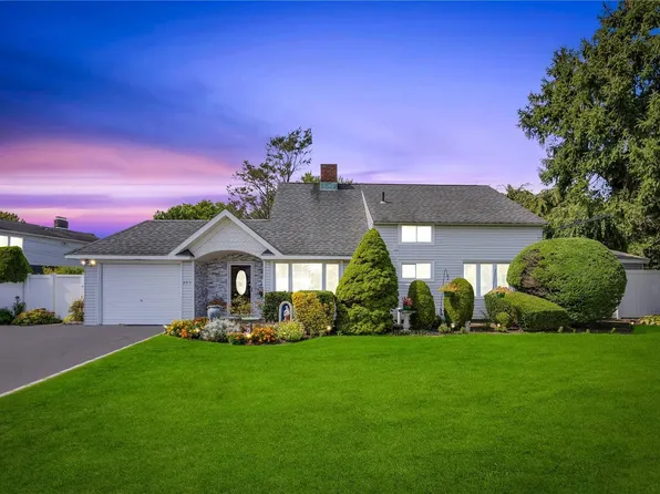 203 East Avenue, Hicksville, NY 11801