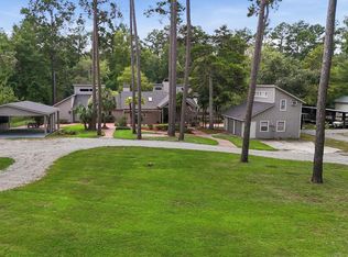 31582 River Pines Dr, Springfield, LA 70462